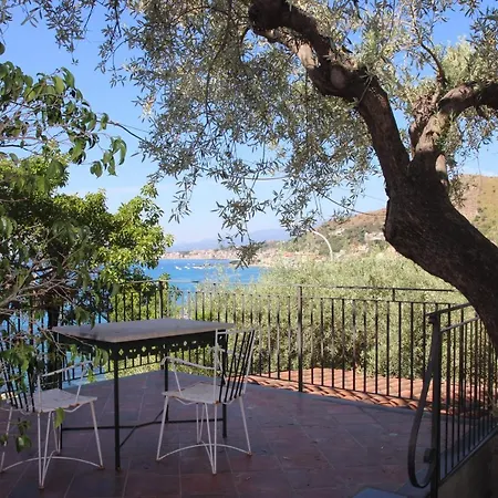 Degli Ulivi タオルミーナ